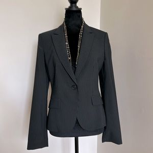Express Design Studio on button Blazer size 4- pinstripe